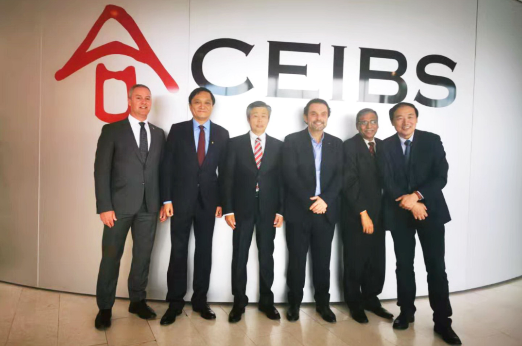 敏华捐资中欧国际工商学院瑞士分校区助力全球经济智库人才作育